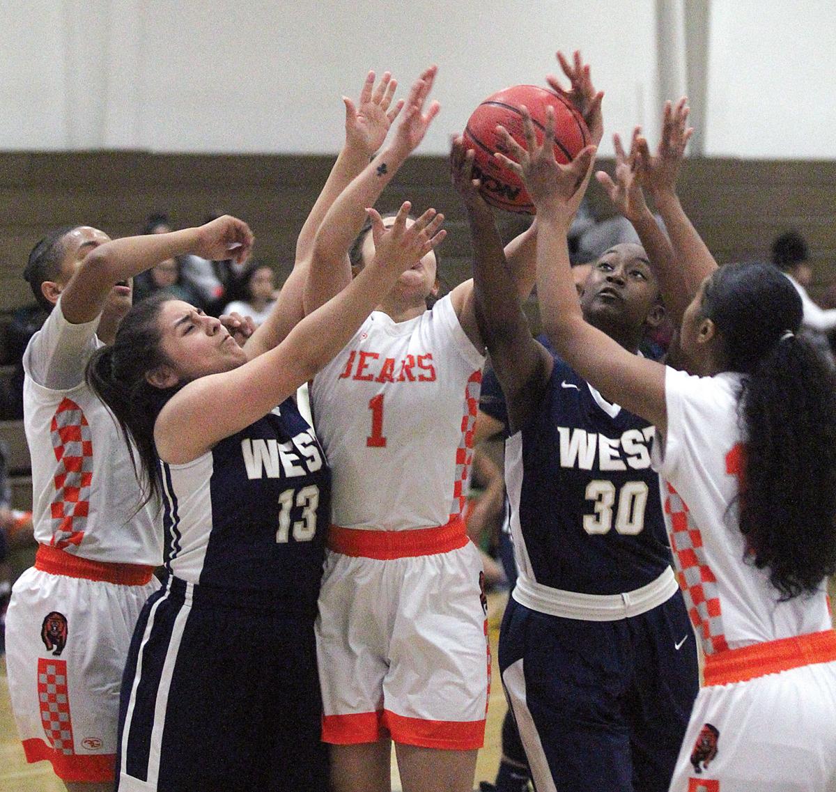 Girls Basketball Tracy Advances West Falls In First Day Of Local Tournament Tracy Press Sports Ttownmedia Com