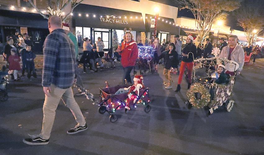 Thousands gather to watch holiday light parade, tree lighting in