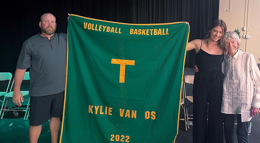 Deserving duo awarded 2022 Tracy Blanket Awards Tracy Press