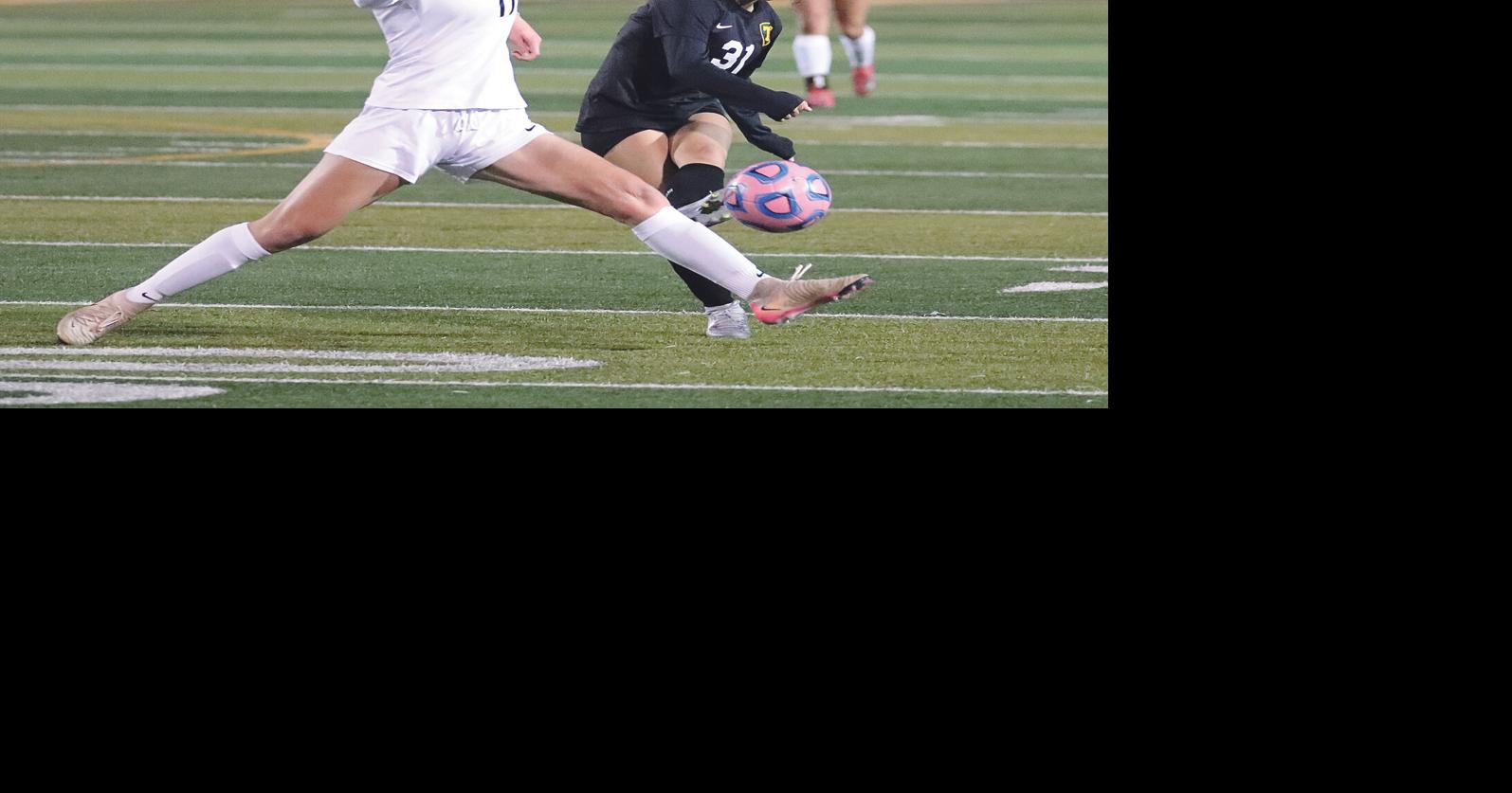 Girls soccer: Bulldogs upset by Raiders in playoff quarterfinal | Tracy ...