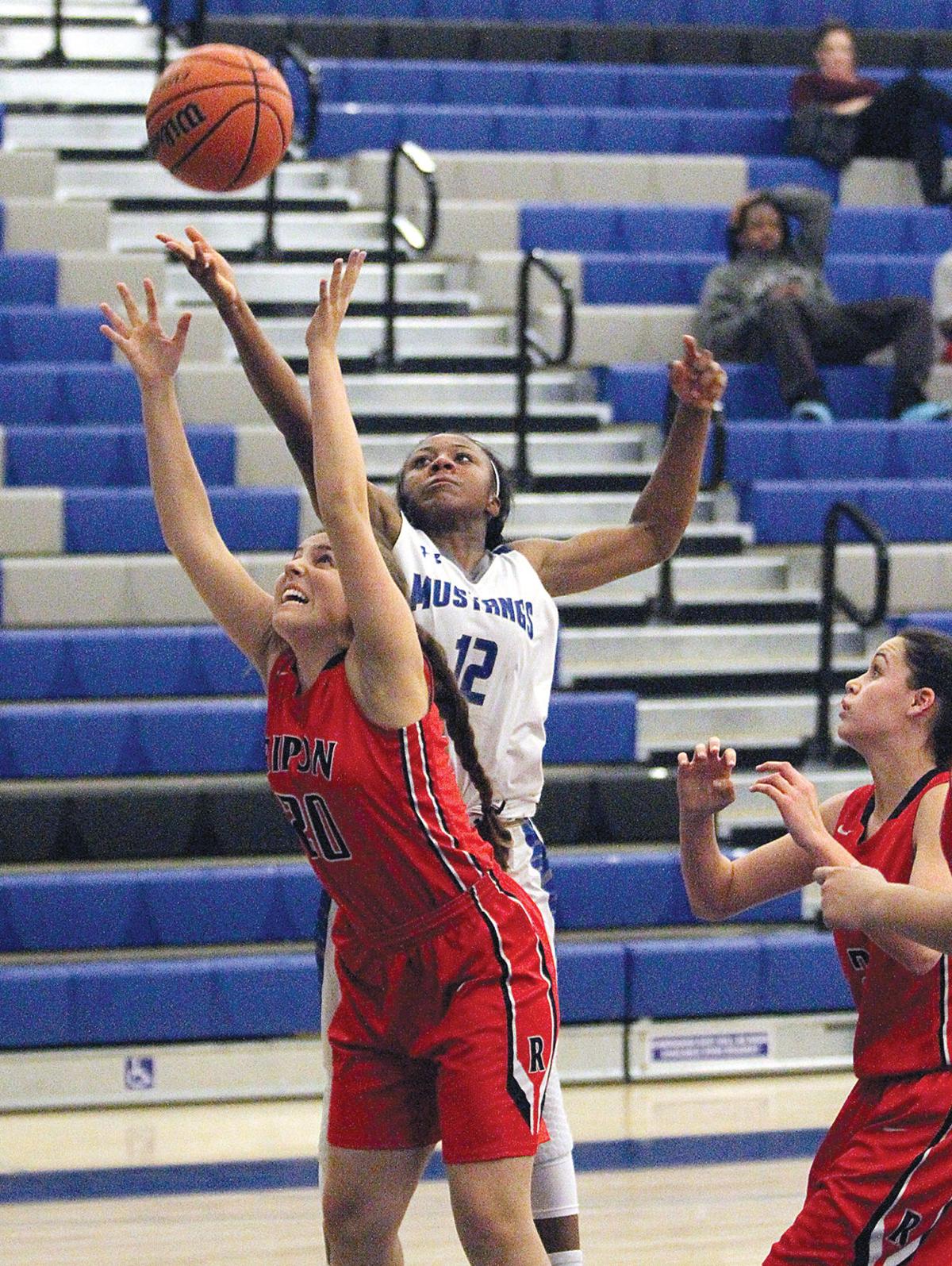 Girls Basketball Mustangs Keep Slim Lead In Tvl With Win Over