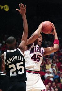 Ex-Wildcat Rooks' daughter being recruited