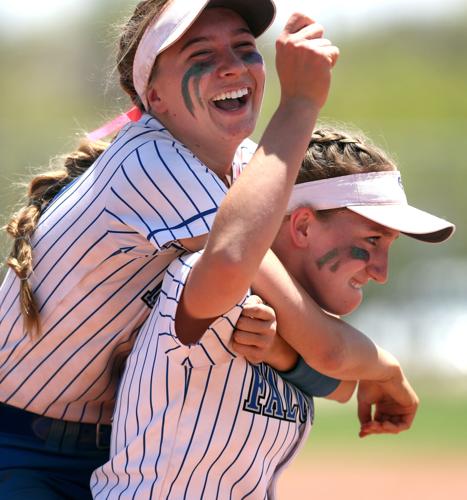 050122-tuc-spt-hssoftballfoothills-p3