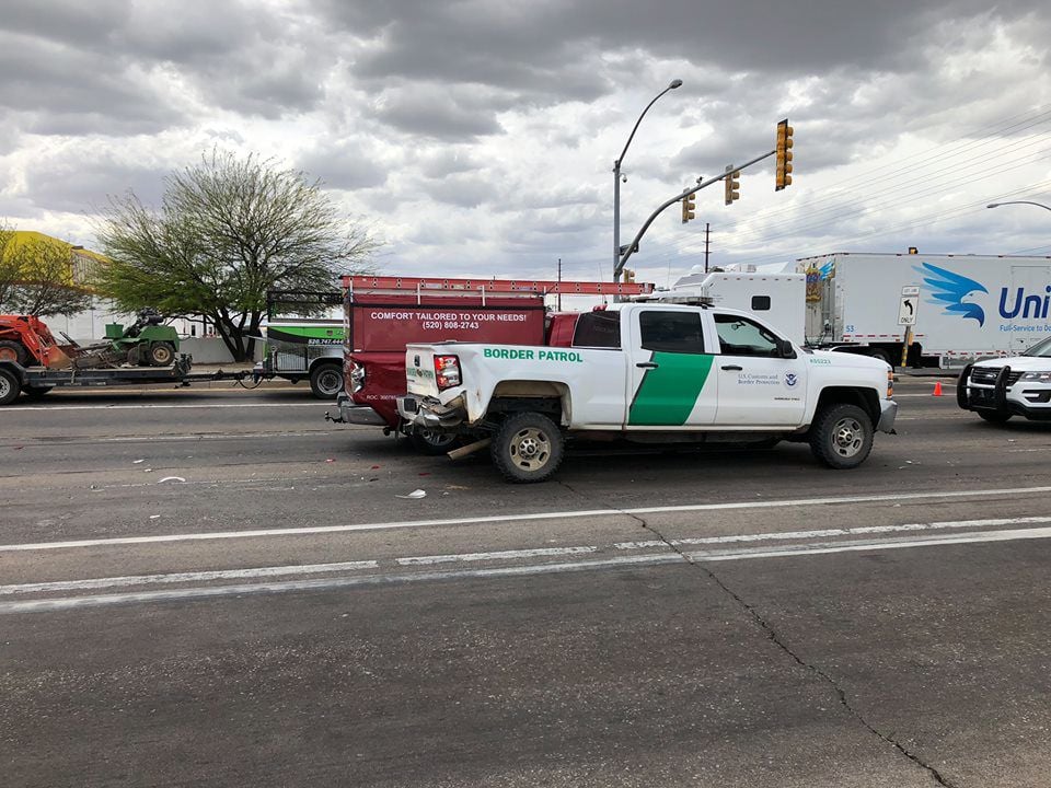 2 Border Patrol vehicles involved in multi-car crash on ...