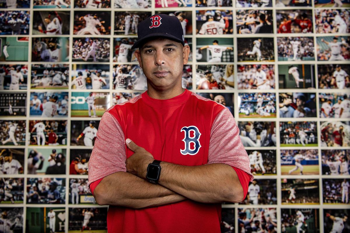 Alex Cora pared