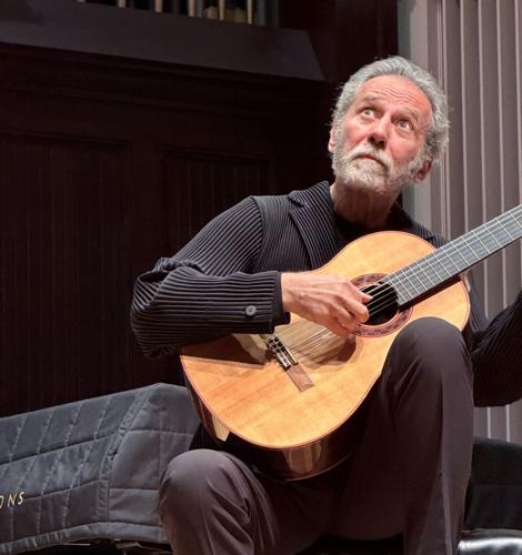 Brazilian guitar duo gives Tucson warm farewell at sold-out concert