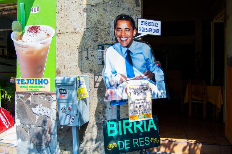 Obama sign in Guadalajara