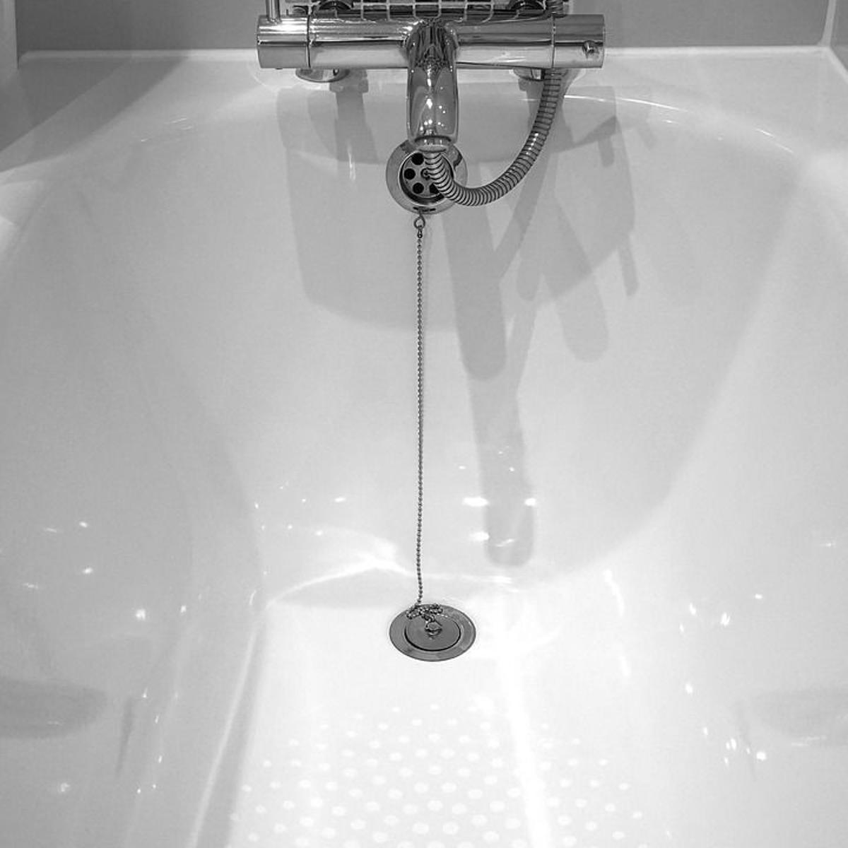 3 Caulking Secrets From The Pros Home, What Do You Use To Remove Old Caulk From A Bathtub