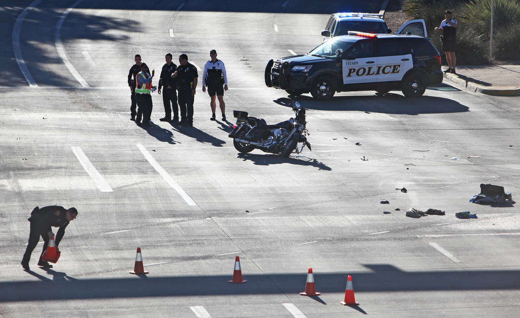 Officers reopen Broadway Blvd after motorcyclists injured 