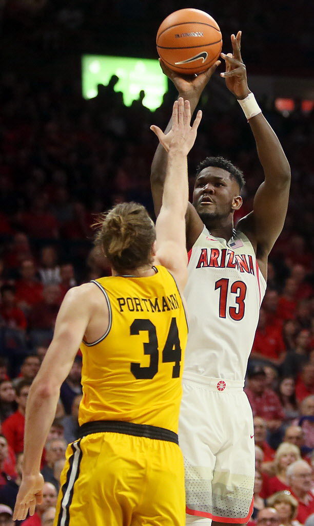 Hoops Beat Pipes For Deandre Ayton The Bahamian Big Man Turned Arizona Phenomenon Arizona Wildcats Basketball Tucson Com