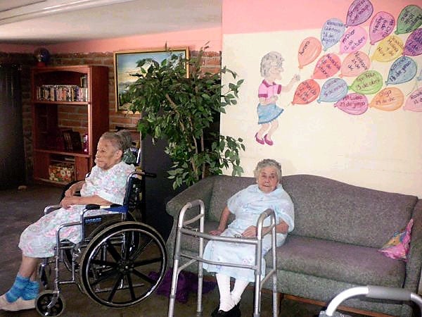 Asilo de ancianos en Sonora recibe ayuda vital de Tucsón   