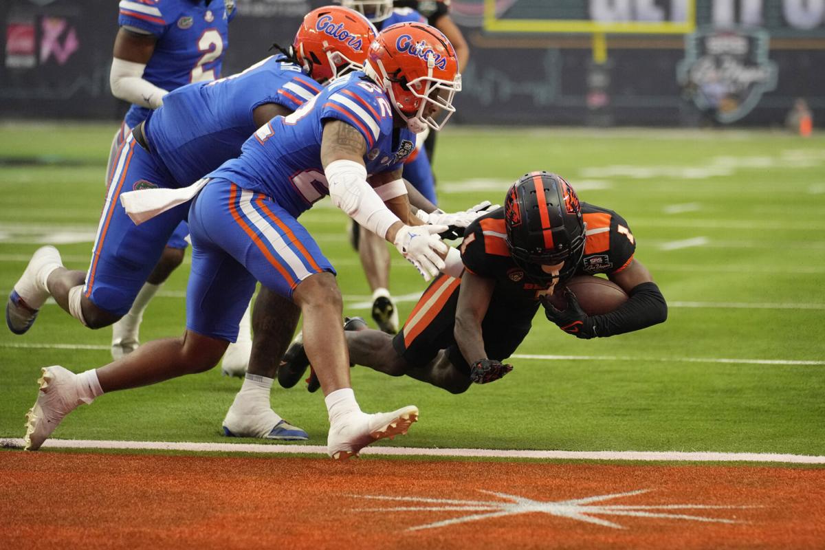 APTOPIX Las Vegas Bowl Football