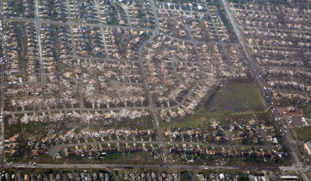 Massive tornado strikes Oklahoma