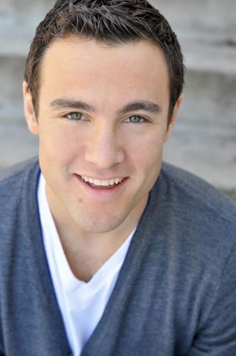 Belushi, troupe ready for off-the-cuff show    