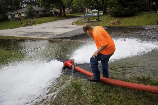 Illinois village flushing 133 miles of water mains