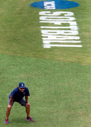 060621-tuc-spt-uasoftball-p3