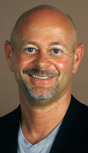 Floyd (Ski) Chilton (le)