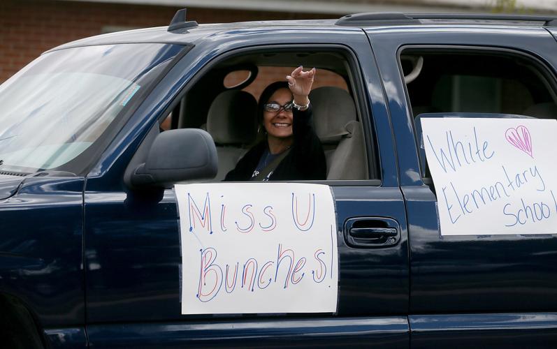 Coronavirus desfile escuela 4