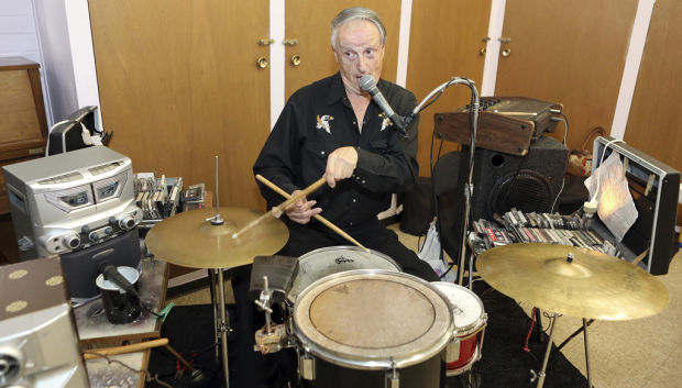 Bob Kay, the singing drumming D.J.