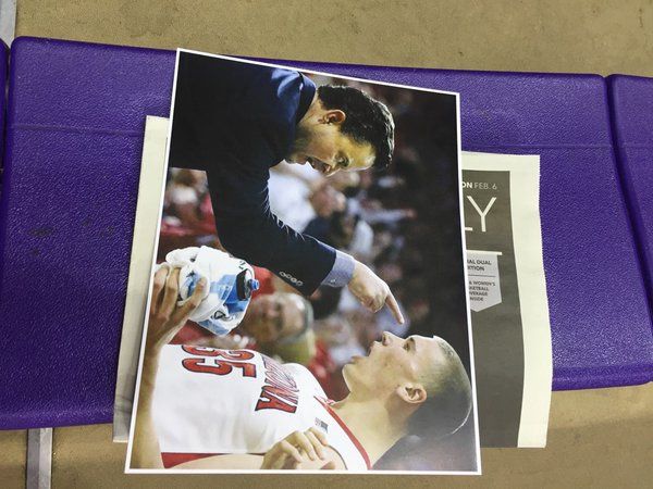 UW Dawg Pack distributes photo