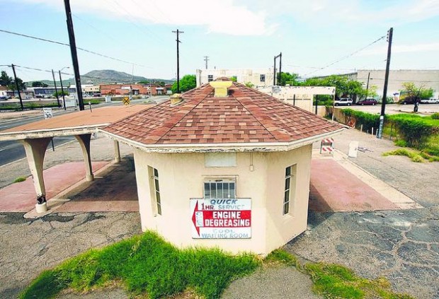 Tucson Oddity: Hutlike structure near Stone underpass has long business lineage; many recall it  