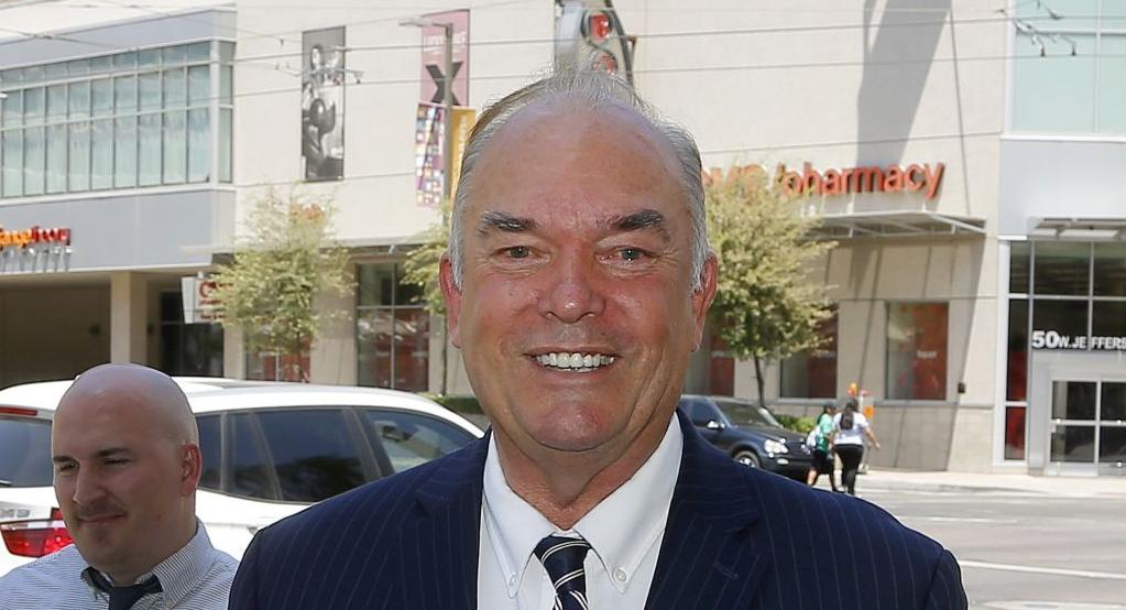 Judge mulls allowing expelled Arizona lawmaker on ballot