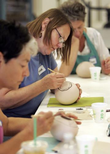 2-day workshop teaches intricacies of Mata Ortiz-style of pottery-making    