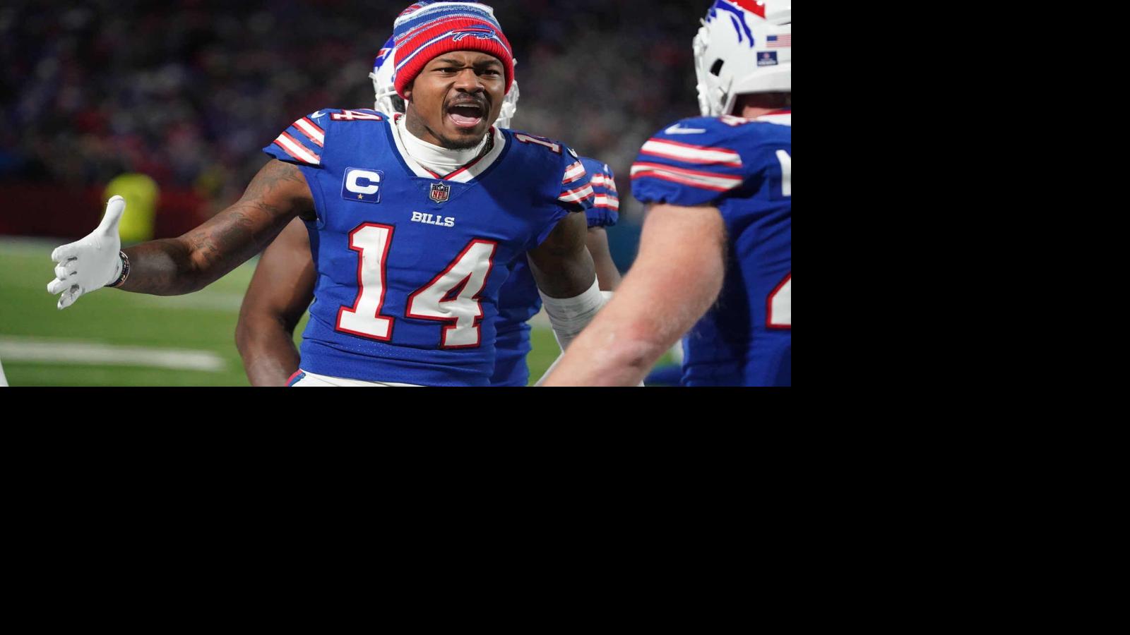 Where does Stefon Diggs' new contract land him among NFL wide receivers?