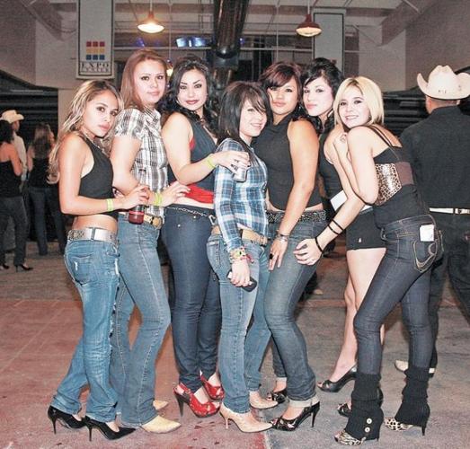 Festejan Thanksgiving Day con bailazo  