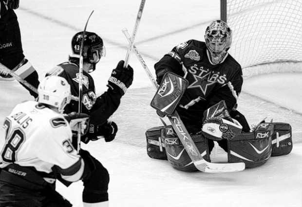 Turco blanks Canucks third time as Stars force Game 7  