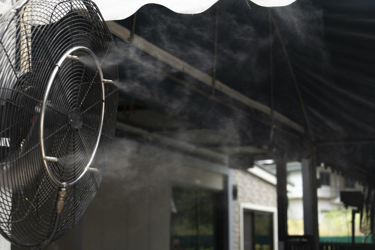 Outdoor electric mist fan, For hot weather.