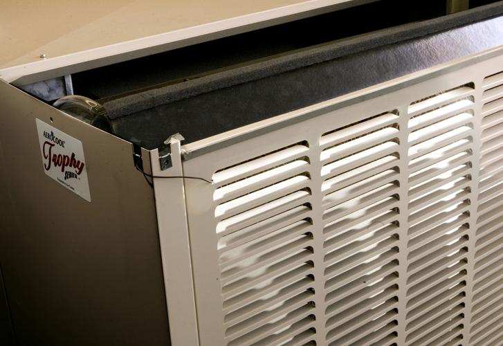 Evaporative cooler