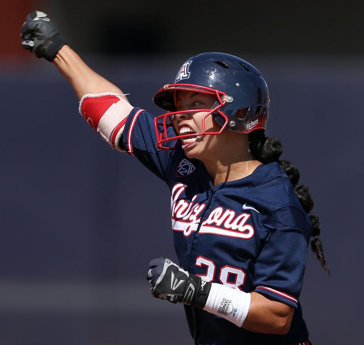 Arizona Wildcats, Alfonso Rivas pound Oregon pitching staff to win