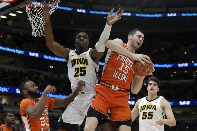 B10 Illinois Iowa Basketball