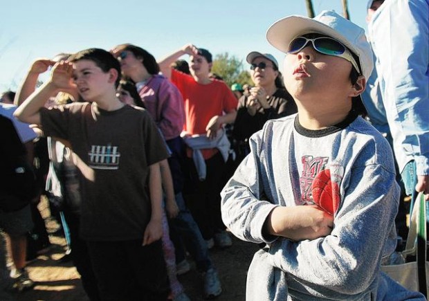 Desert museum visitors bask in warm sunshine, see sights  