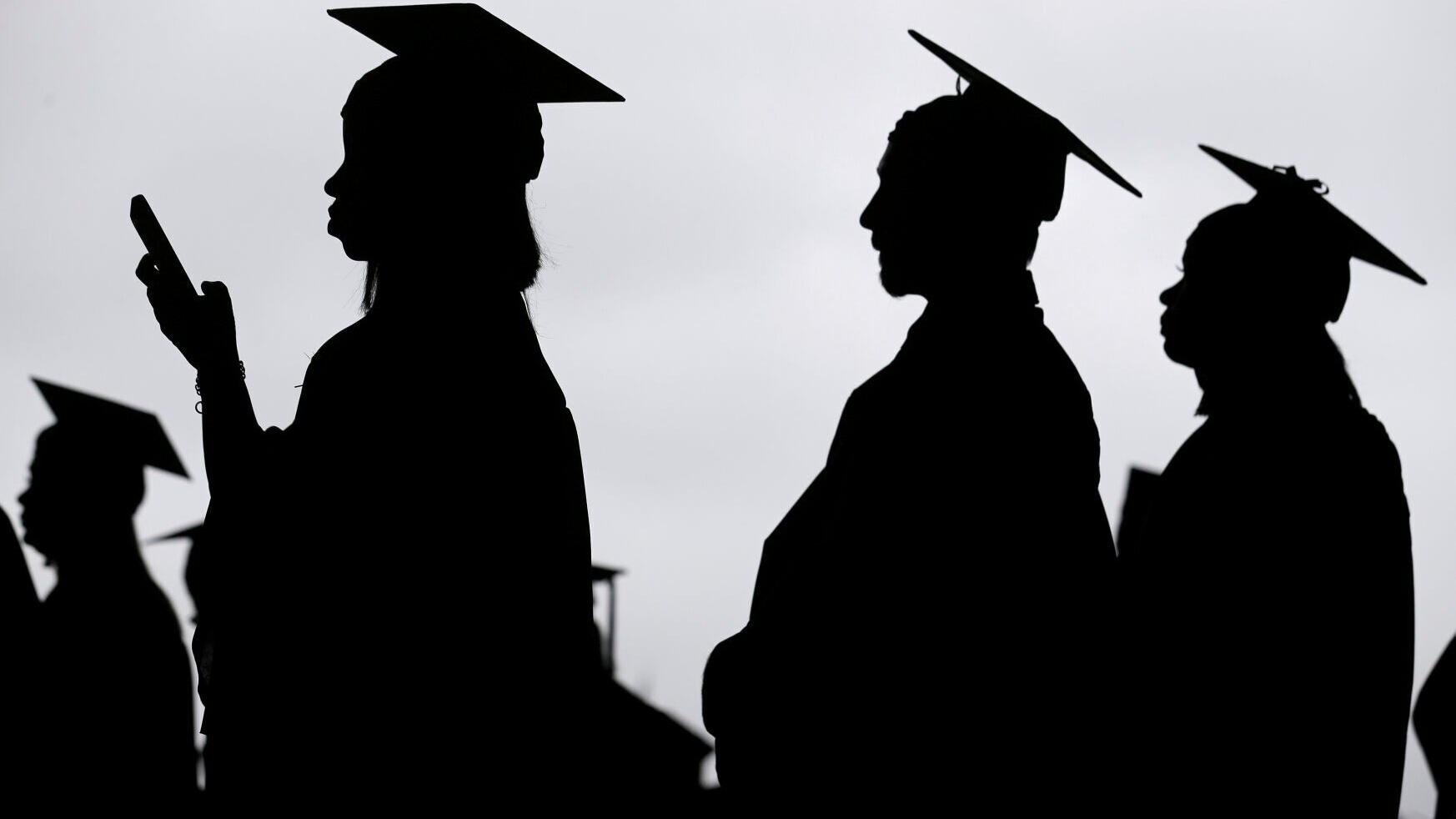 Biden's new student loan payment plan could face challenges - Vimarsana News