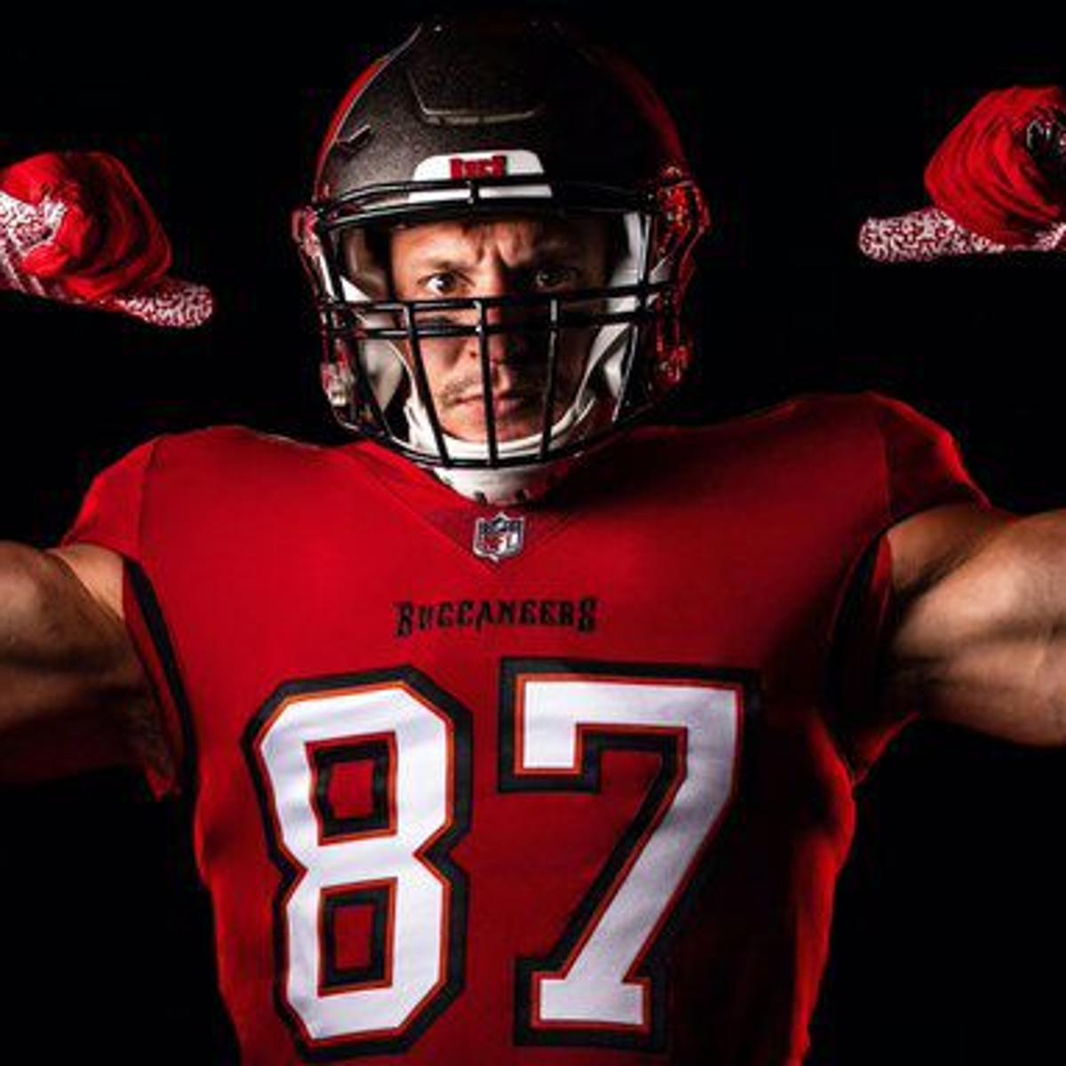 Tampa Bay Releases First Glimpse Of Ex Wildcat Rob Gronkowski In