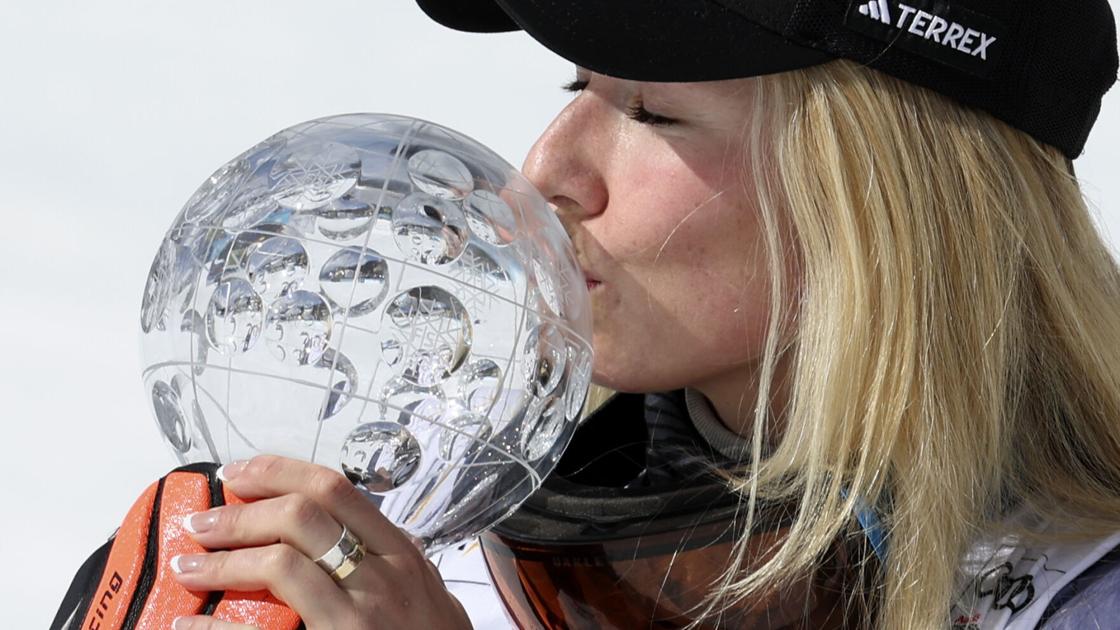 Shiffrin receives slalom trophy; Vlhova wins last race