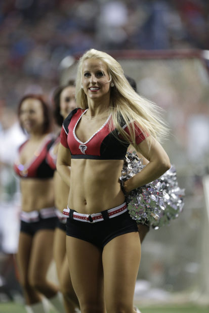 NFL Cheerleaders - Week 17