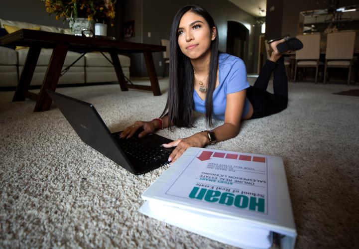 Estudiantes latinos Anahiz Ito