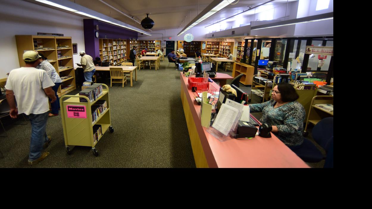South Tucson agrees to sell library to county