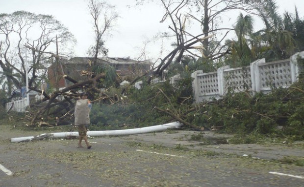Cyclone kills at least 351 in Myanmar, state-run TV reports