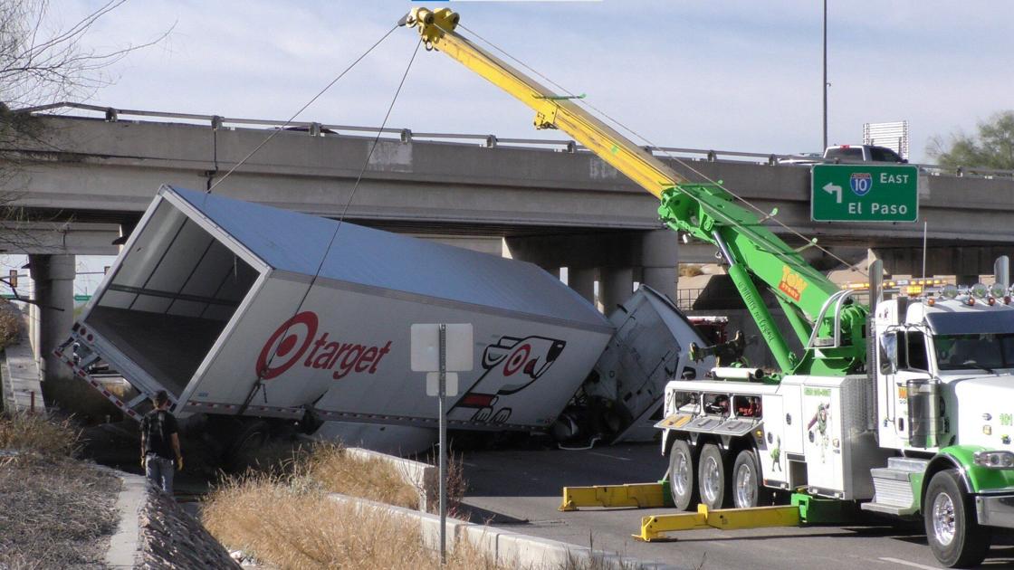 Semitrailer crash closes Valencia Road at Interstate 10 south of