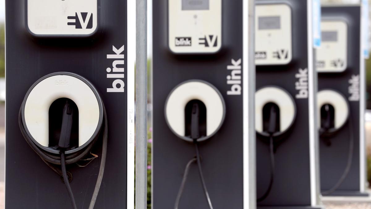 Arizona efforts to boost electric cars get so-so grades in new reports