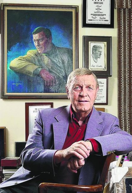 Top country singer Eddy Arnold dies just short of 90th birthday  