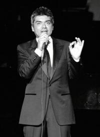 Lopez pays tribute to mentor Pryor  