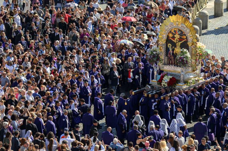 Pope Leo to undergo surgery for small growth on lung