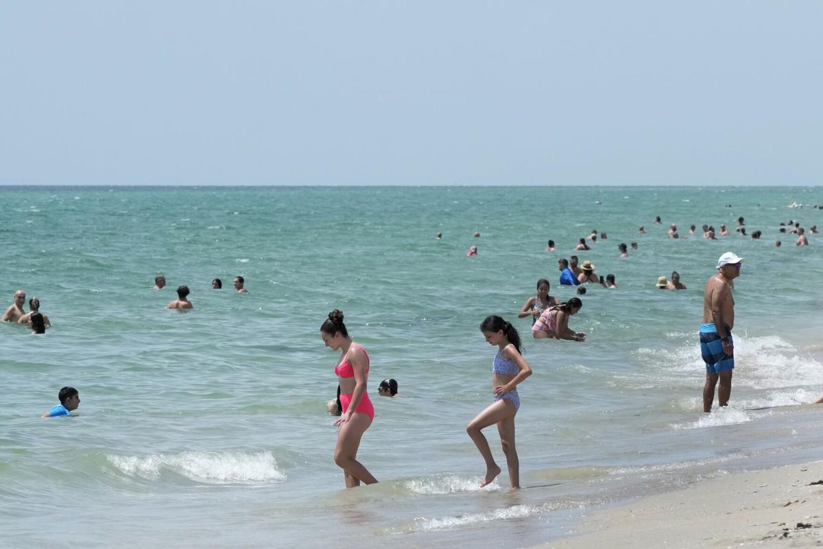 Florida ocean temperatures rise with humidity