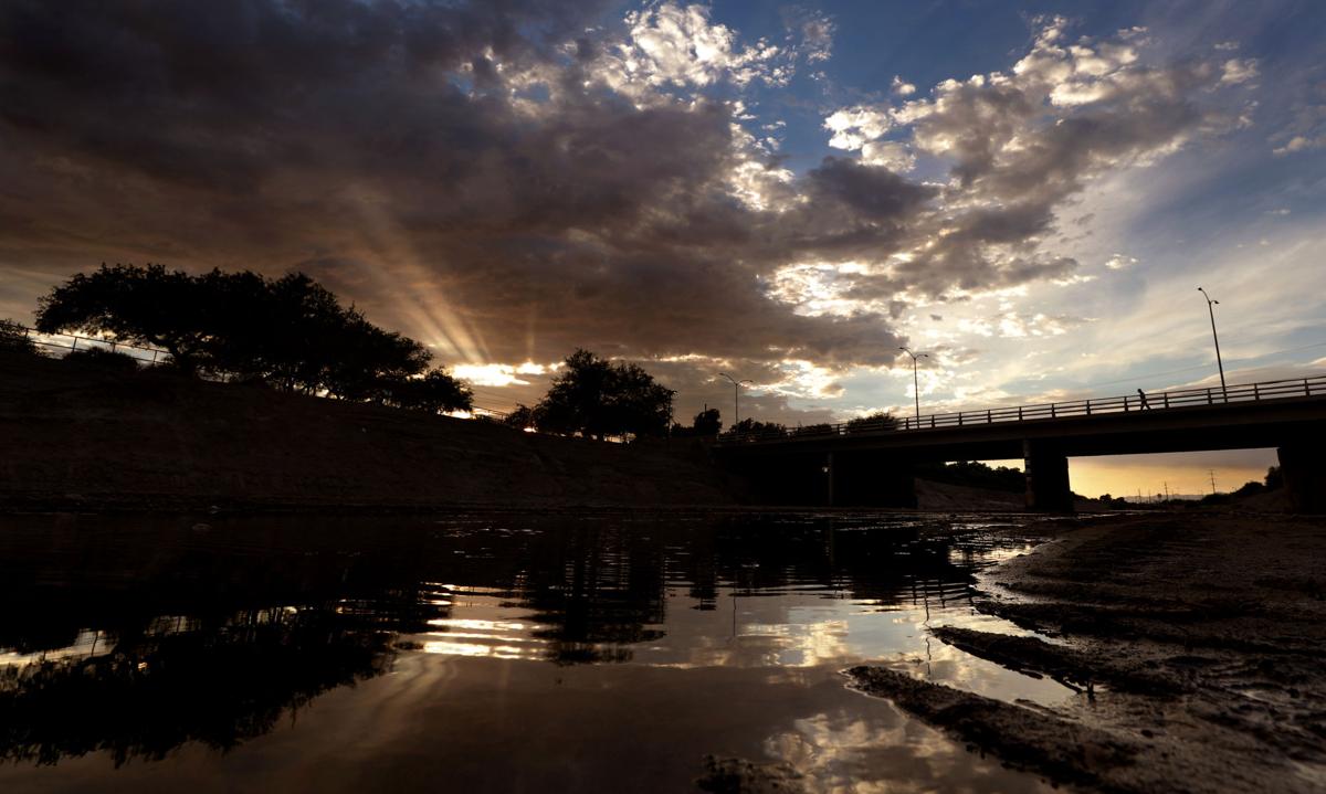 Santa Cruz River