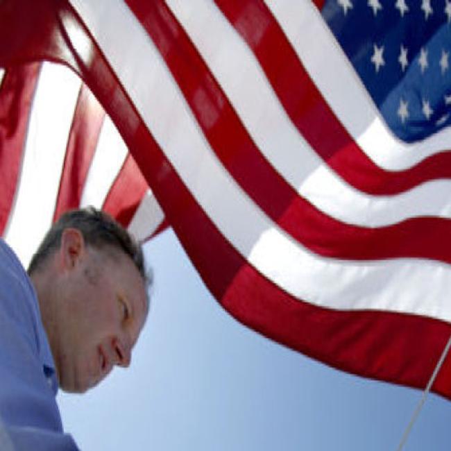 2 Tucson Cops Flagging Flagless Poles Are Hoisting Old Glory With A New Zeal Blog Latest Tucson Crime News Tucson Com